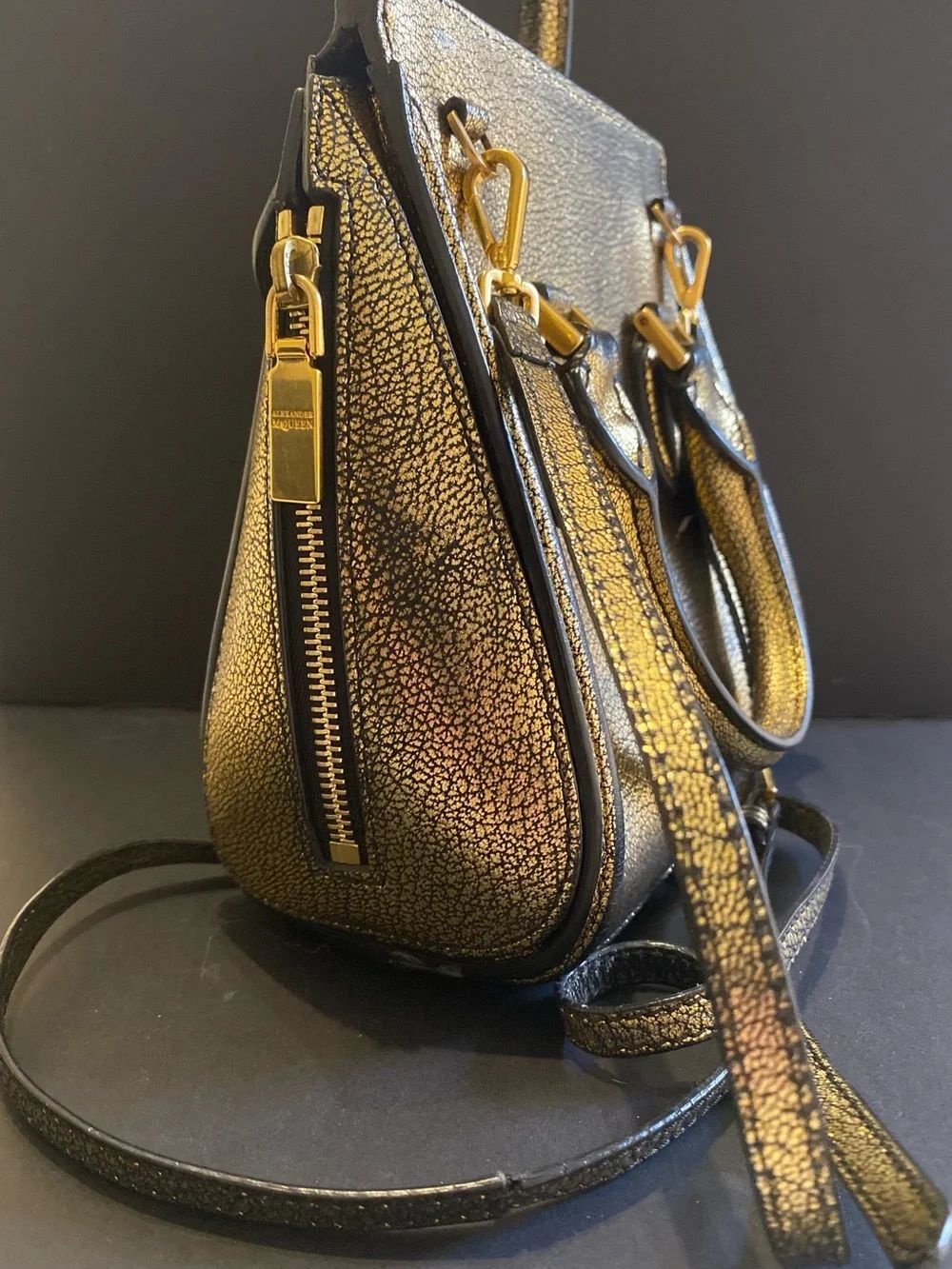 🛍️Alexander McQueen Authentic Small Heroine Bag in Metallic Gold - Picture 4 of 16